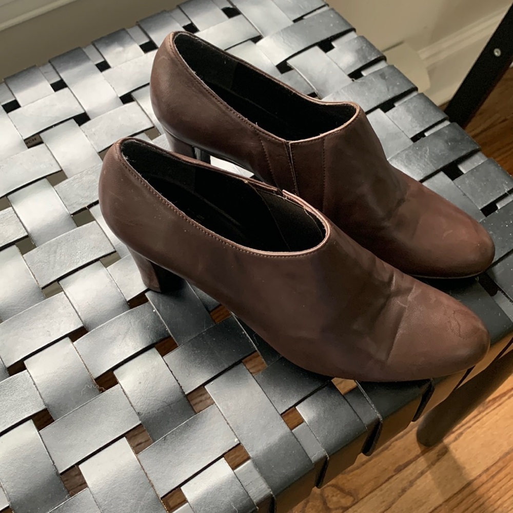 Stuart Weitzman bootie/shoe